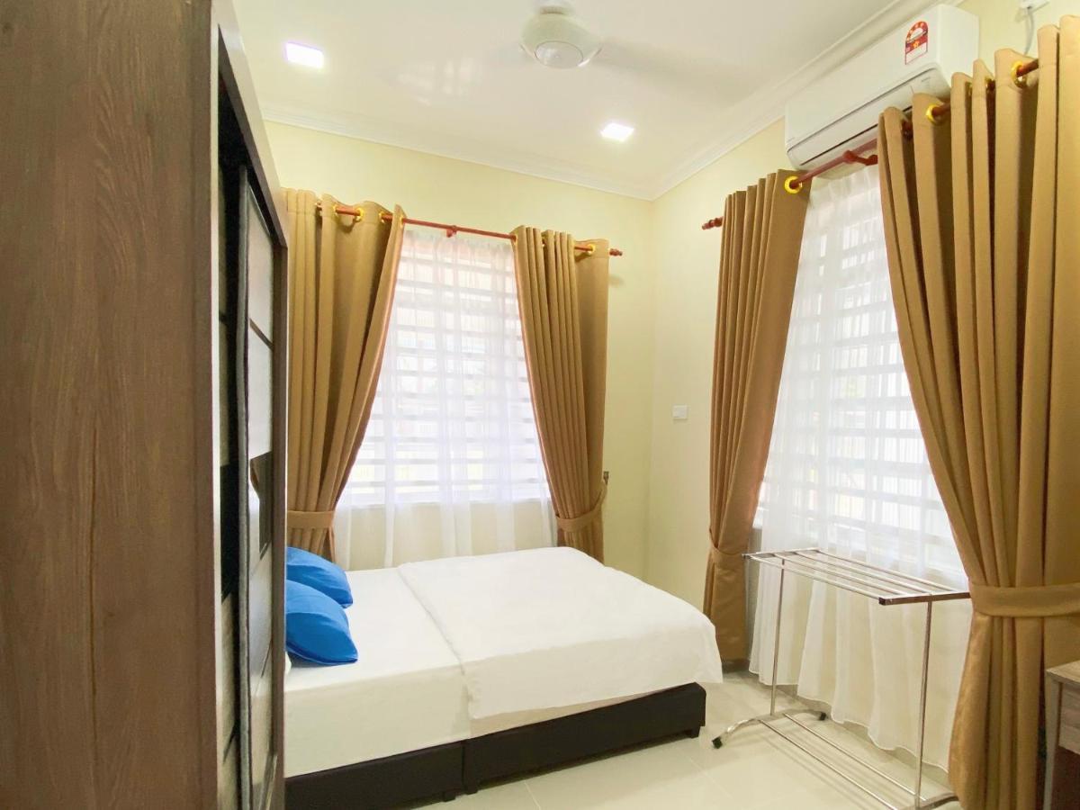 Nazza Homestay Besut With Swimming Pool Kampung Raja Exterior foto